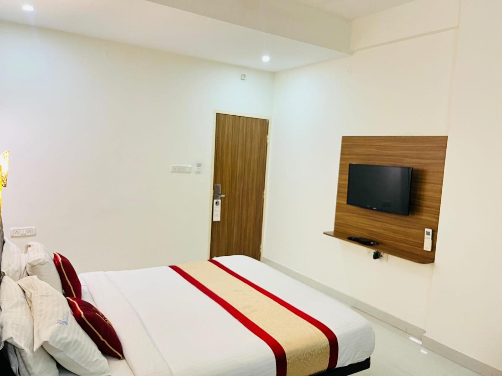 Hotel Grand Bee Bengaluru Zewnętrze zdjęcie
