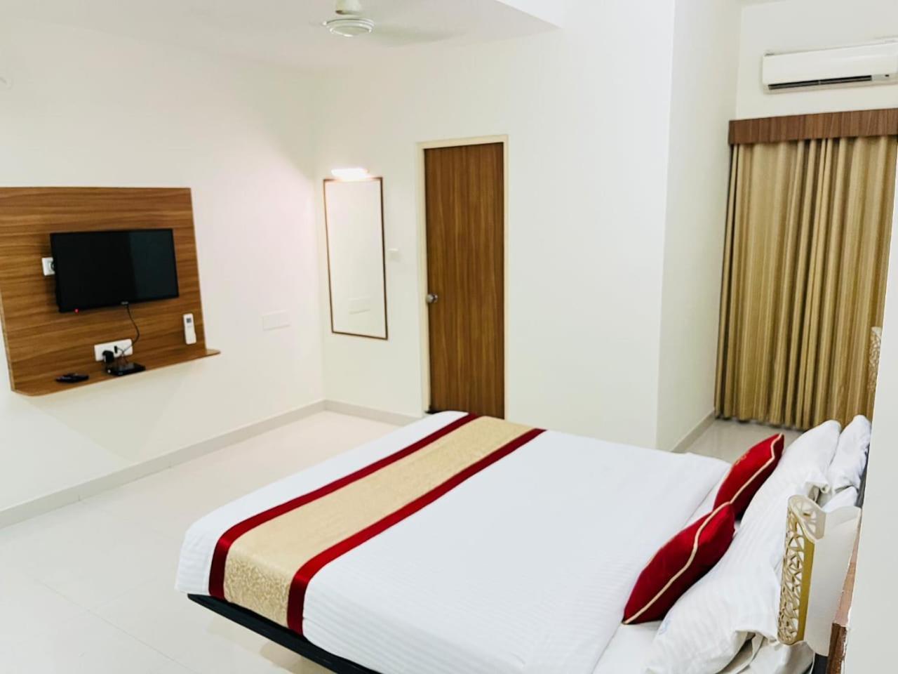 Hotel Grand Bee Bengaluru Zewnętrze zdjęcie